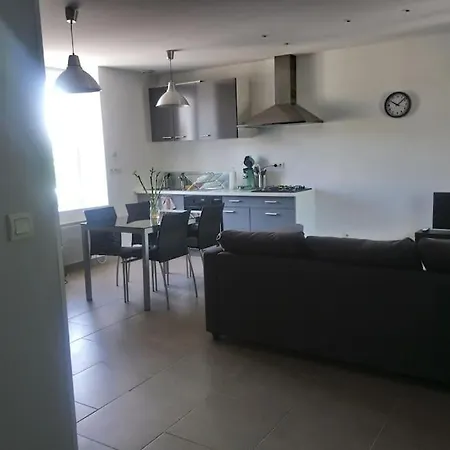 Bel Appart Duplex Moderne A 9 Min De L'Aeroport Janneyrias Exterior foto
